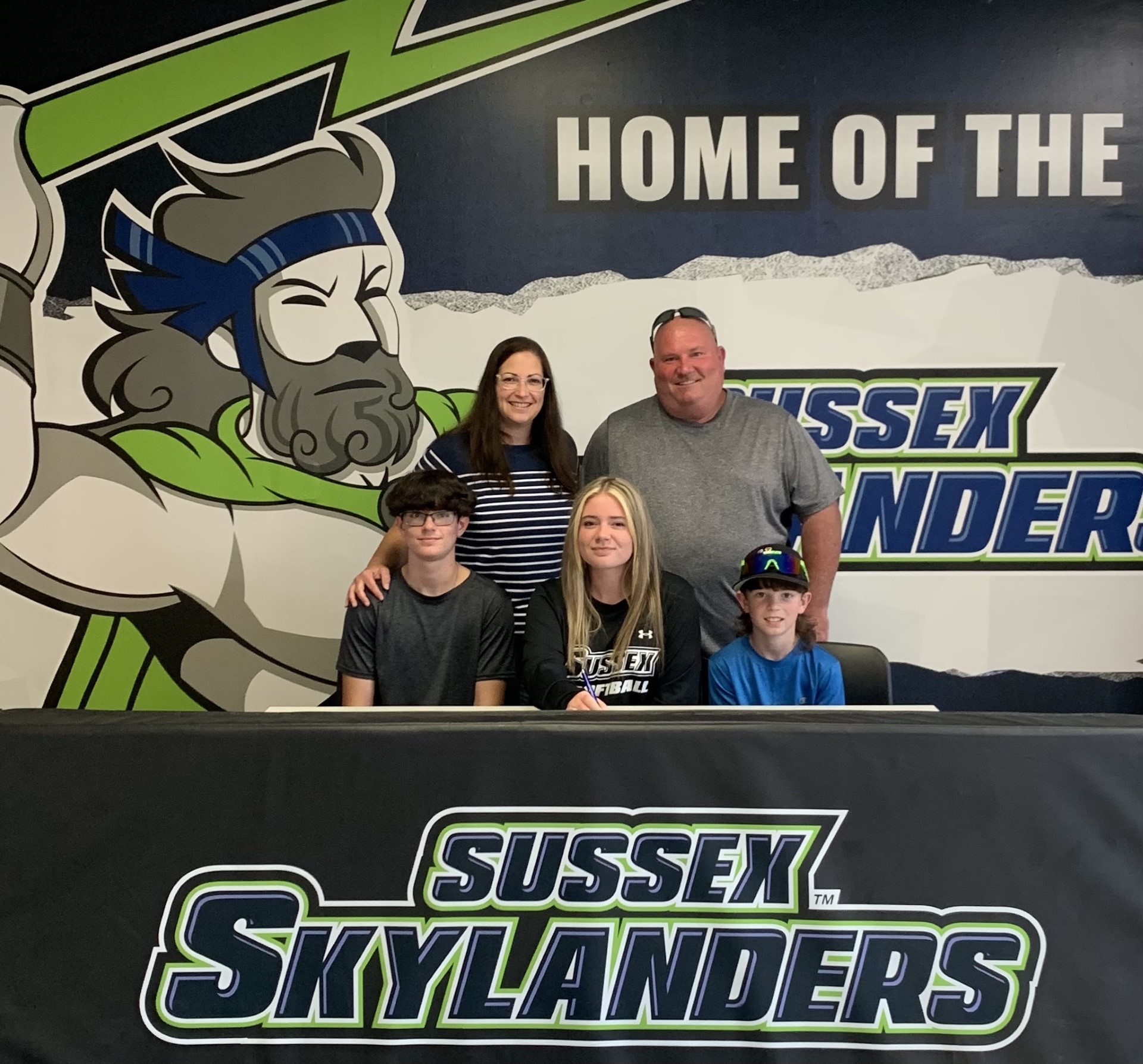Emma Babcock Signs On for 2024 Sussex Softball